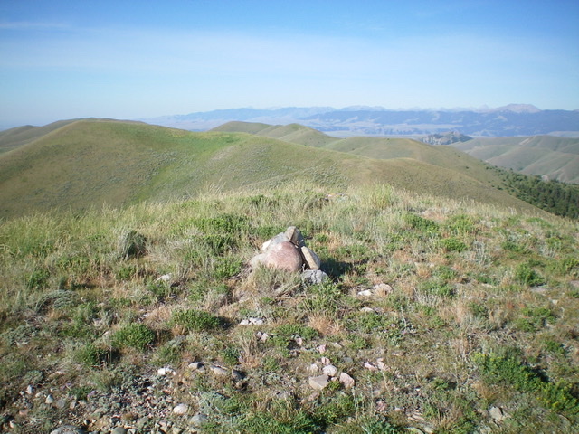 The newly-built [albeit small] summit cairn atop Peak 8780, looking southwest. Livingston Douglas Photo 