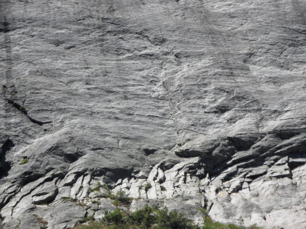 Here you can clearly see the starting dihedral. And the blank wall you wander up and right. John Platt Photo