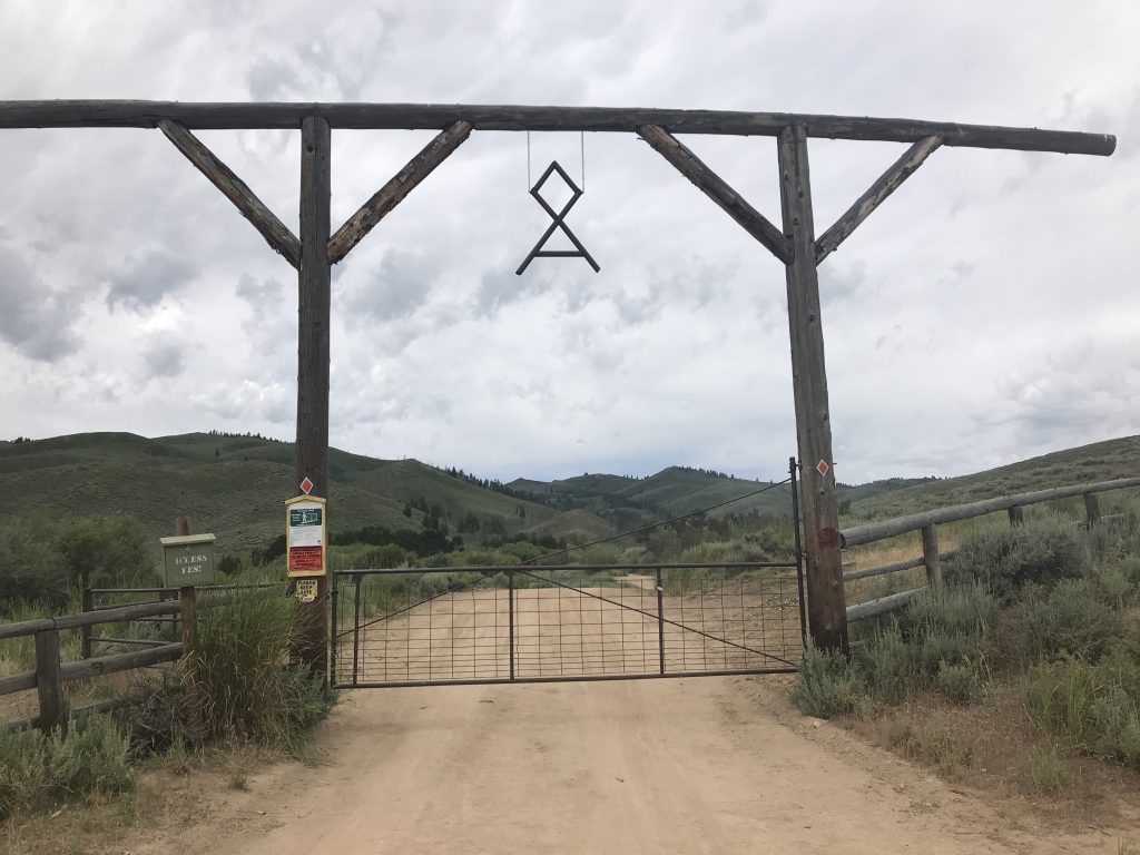 The gate at the beginning of the Chimneu Creek road.