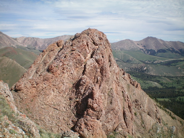 The crumbly summit tower of Cobble Mountain. Livingston Douglas Photo 
