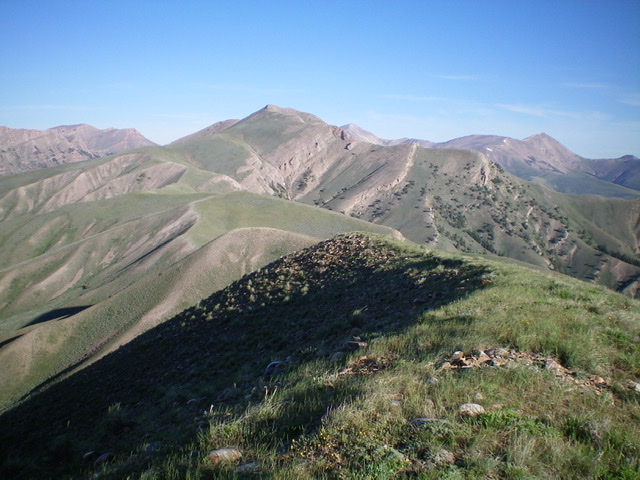 The weaving, undulating west ridge of Peak 9284 as viewed from the summit. Livingston Douglas Photo 