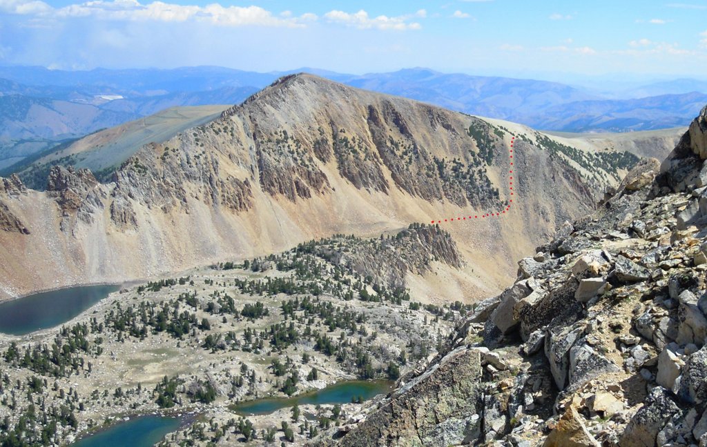 The least steep route into the Tin Cup Lake basin from Railroad Ridge. Steciak Hamke Photo.