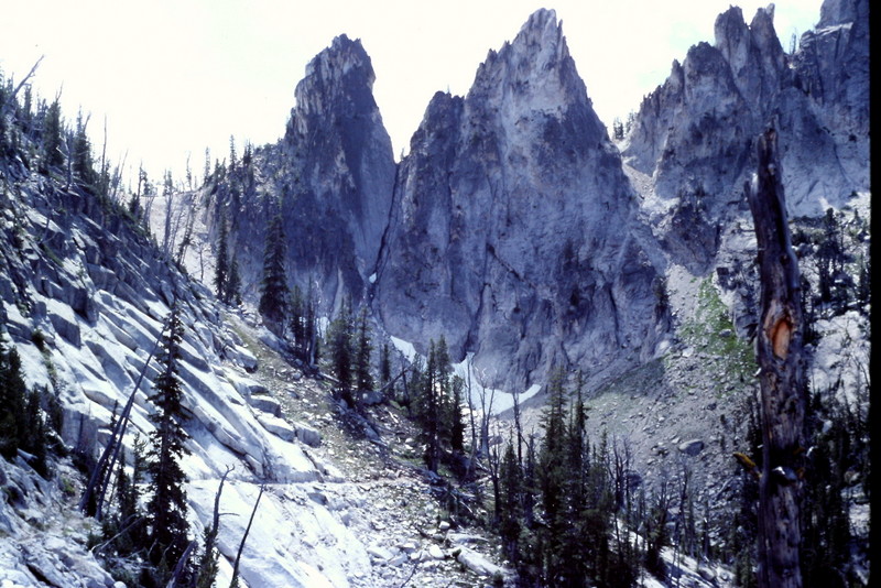 Fishfin Ridge viewed from the switchbacks leading to Birdbill Lake.