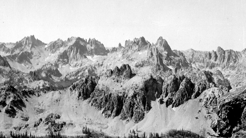 A panorama from Packrat Peak on the left, Monte Verita and then Warbonnett Peak. Evilio Echevarria Photo