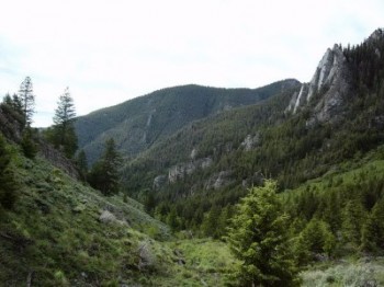 Check out the limestone cliffs!