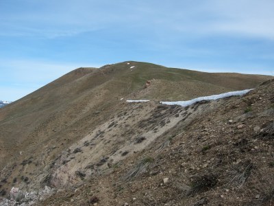 On the main crest approaching the summit.