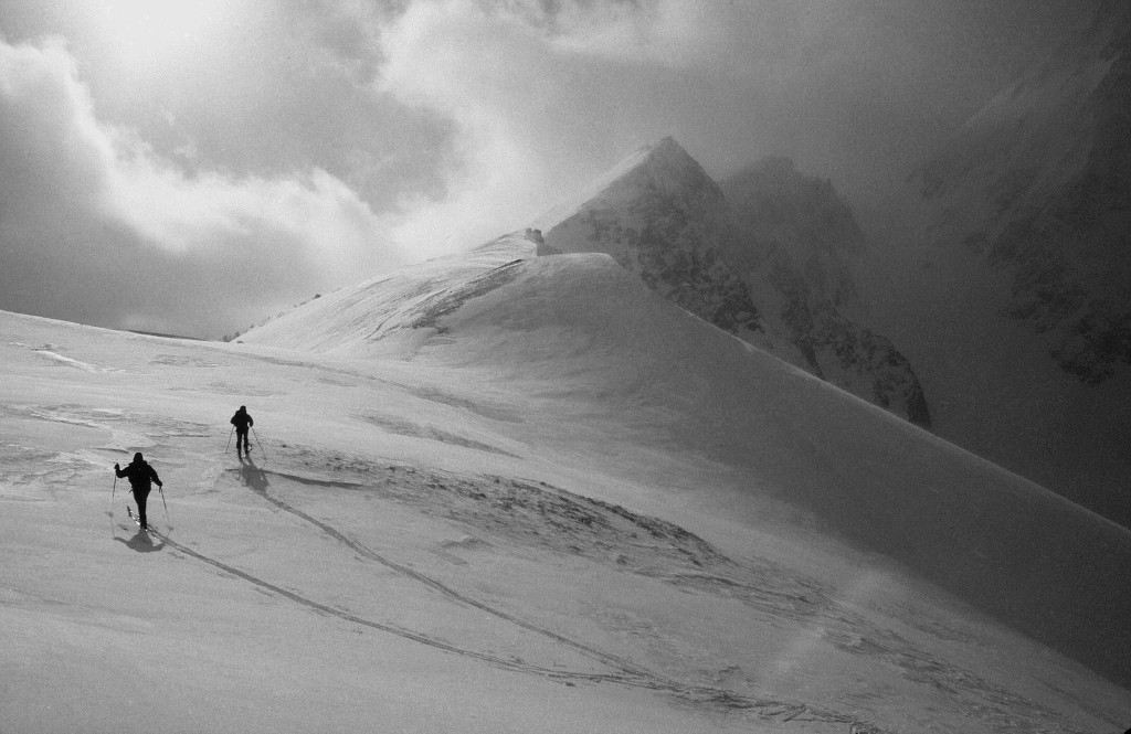 Approaching Castle Lake. Joe Leonard Photo 