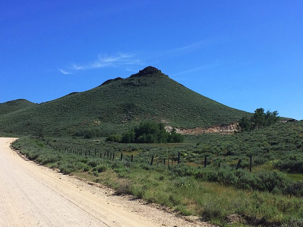 Packer Butte from the east and the Mount Bennett Road 