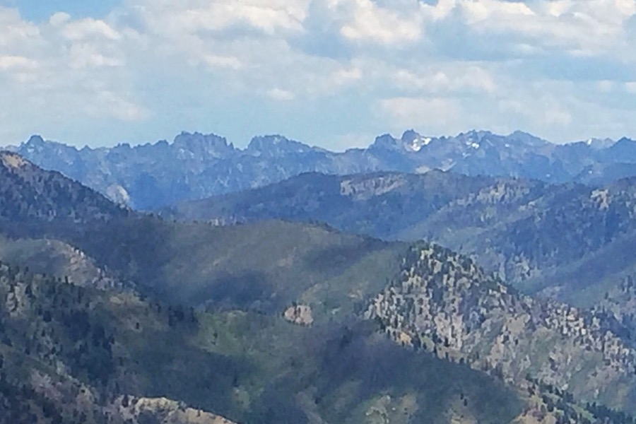 The ciew from the summit to toward the Sawtooths.