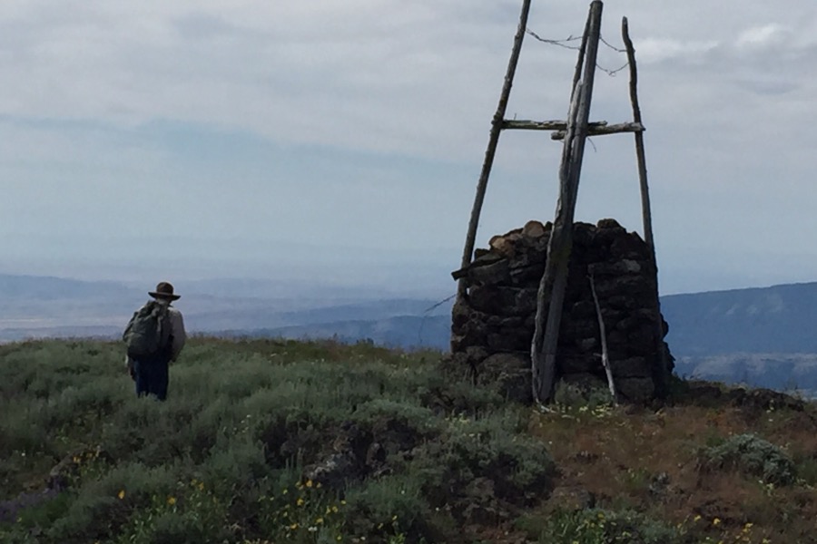 A huge cairn sits on Cuddy Point.