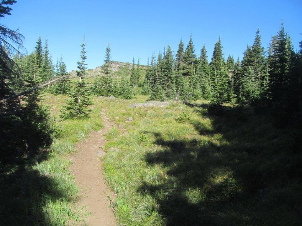 Nearing the summit of Queen Mountain. Victor Zhou Photo