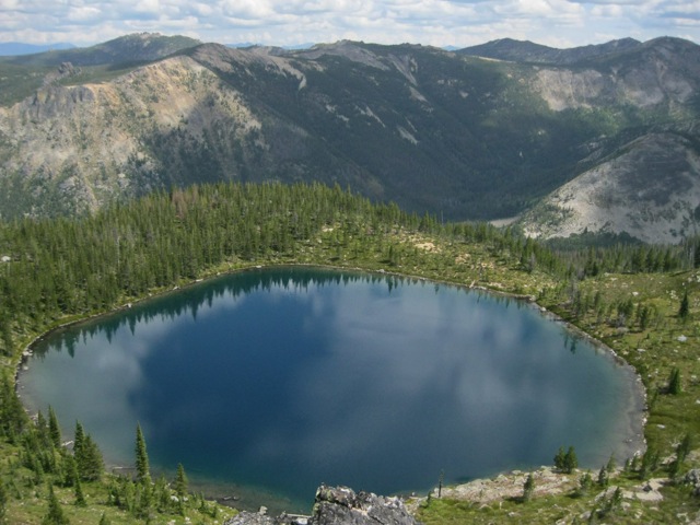 The tarn atop the state line. Dan Saxton Photo 