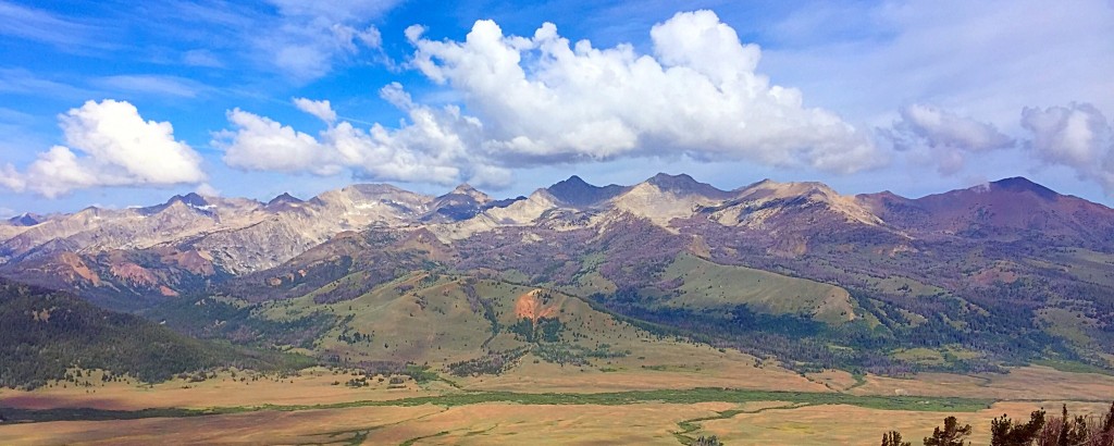 The eastern love of the range is bordered by Copper,Basin, a remote high mountain valley. This view is from the Lake Creek CG of the main crest from the Fin on the left to Big Black Dome on the right.