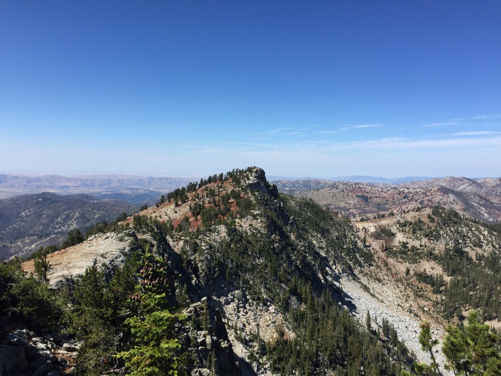 Peak 9140's slightly lower western summit.